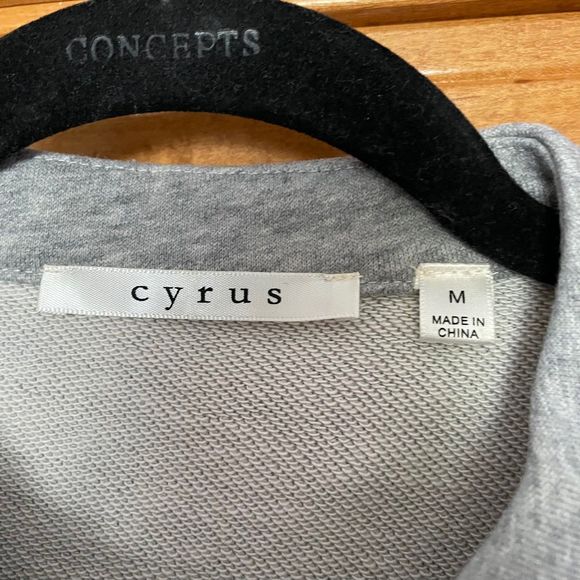 Cryus Grey Grommet Snap Longline Cardigan Size Medium - Picture 8 of 12